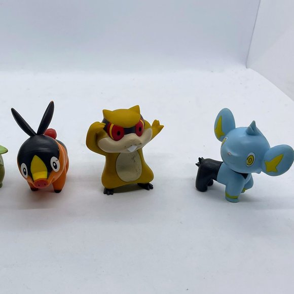 Lot of Pokemon Figures *please see photos - Picture 2 of 12